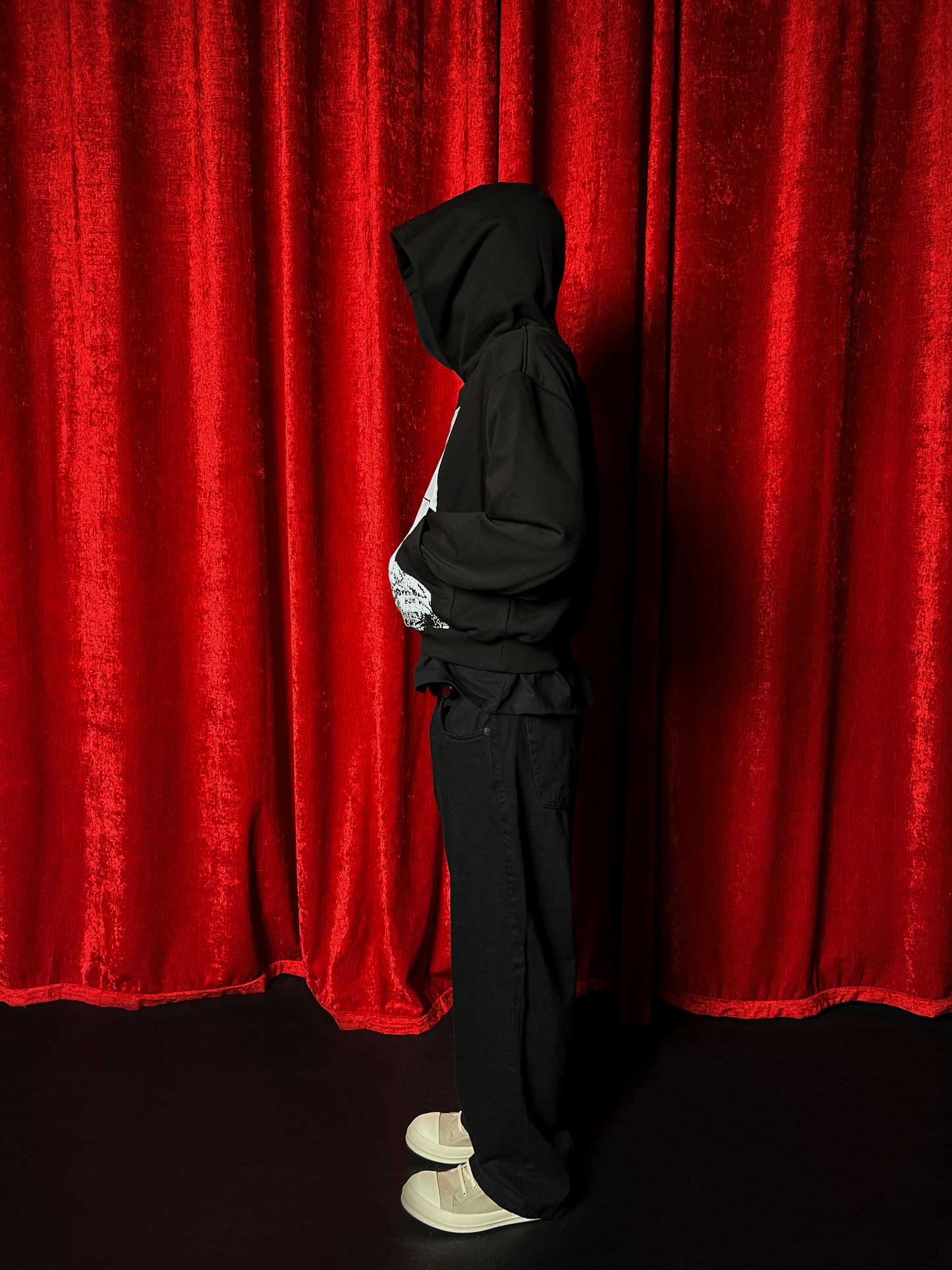 “No one” hoodie black